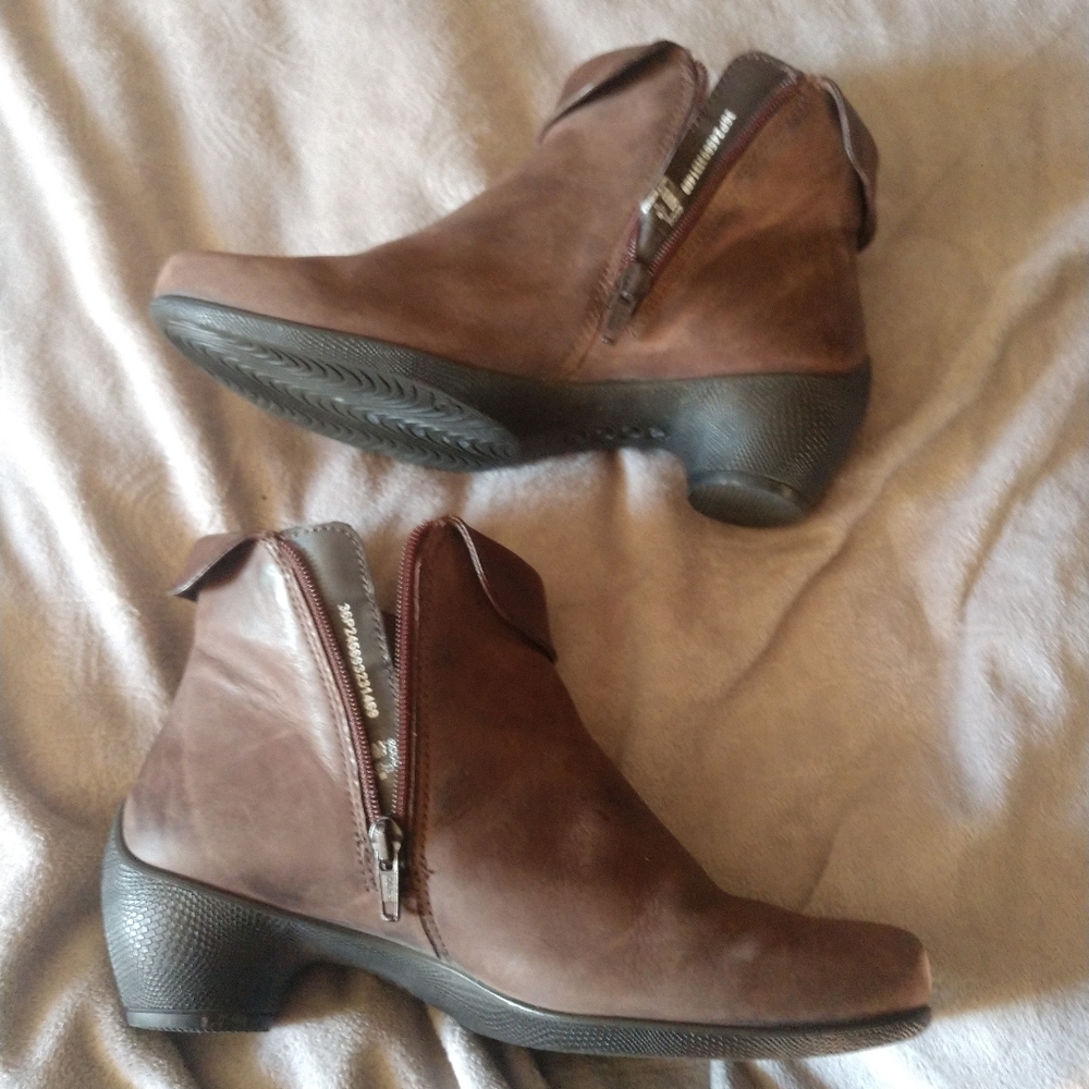 Ecco boots. - Picture 3 of 12